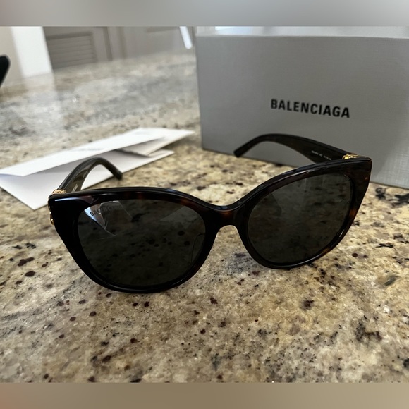 Balenciaga Limited Edition Cat Sunglasses in Dark Havana - Picture 4 of 8